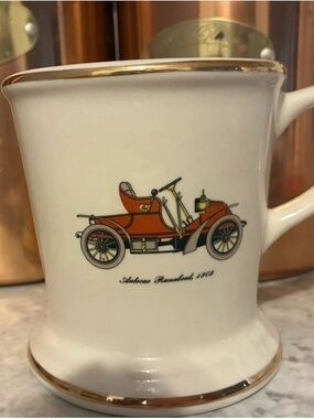 Vintage Atlas China Mug – 22K Gold Trim Collectors Item